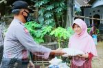 Kapolres Serang Berikan Bantuan Sembako ke Ponpes Hikmatul Iman yang Terkena Dampak Luapan Sungai Cibeureum