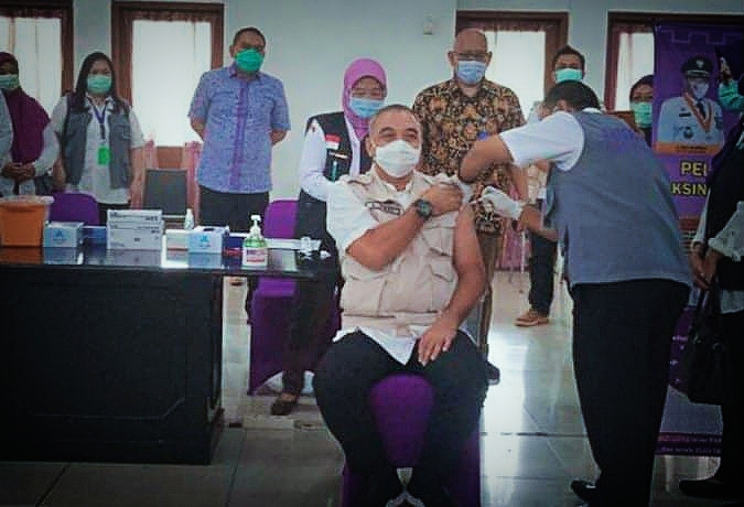 Bupati Tangerang Zaki Iskandar Dan Para Pejabat Sudah Dua Kali di Vaksin