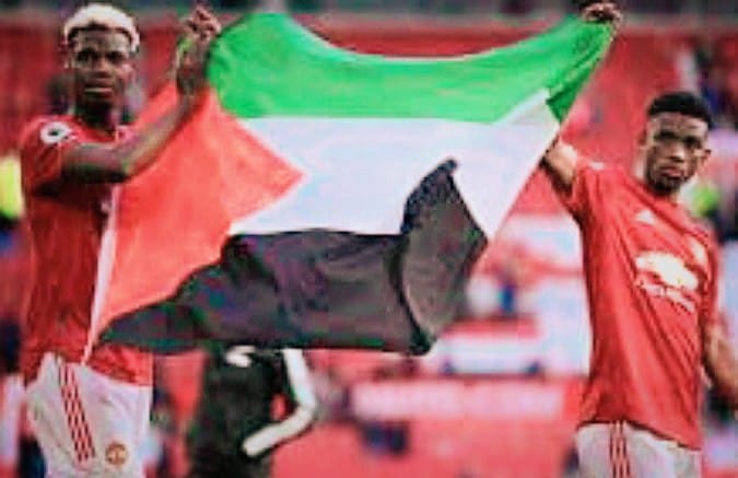 Paul Pogba Gelandang Manchester United Bentangkan Bendera Palestina