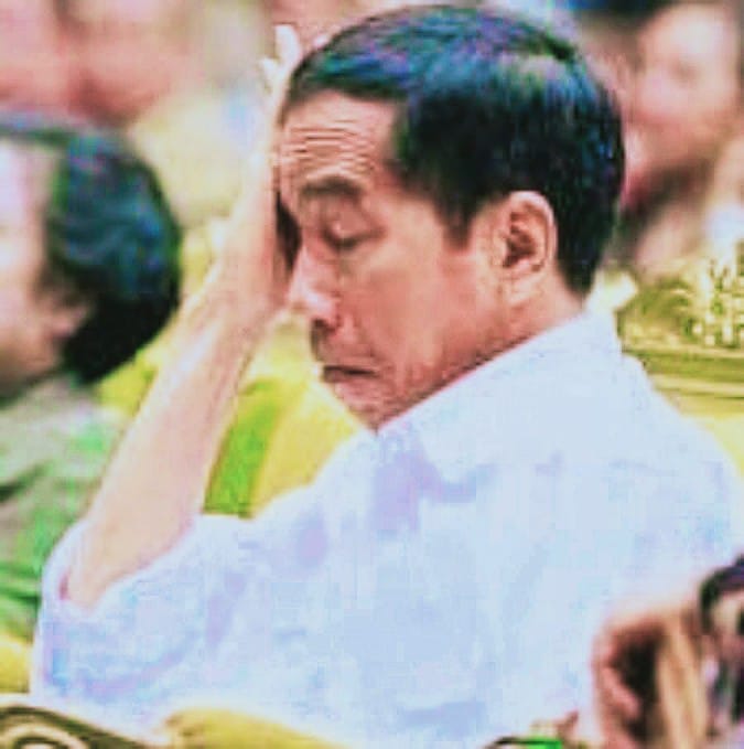 Mengundurkan Diri Sebaiknya Jokowi Daripada Dimundurkan
