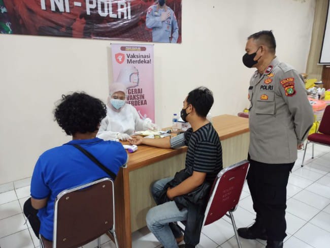 Sambut Hari Pahlawan 2021, Polsek Kedu Gelar Vaksinasi Presisi Istimewa