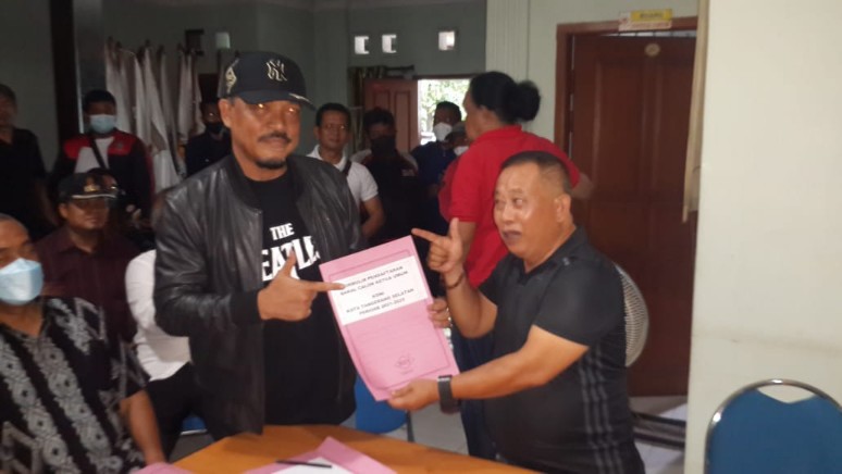 Didampingi Puluhan Pendukungnya, Hamka Ambil Formulir Pendaftaran
