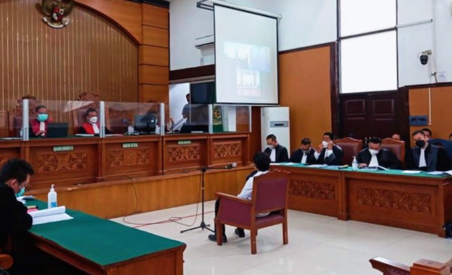 hukum indonesia tajam ke bawah tumpul ke atas, pembunuh divonis bebas
