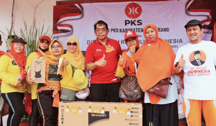 Ribuan Warga Kabupaten Tangerang Jalan Sehat Bersama PKS