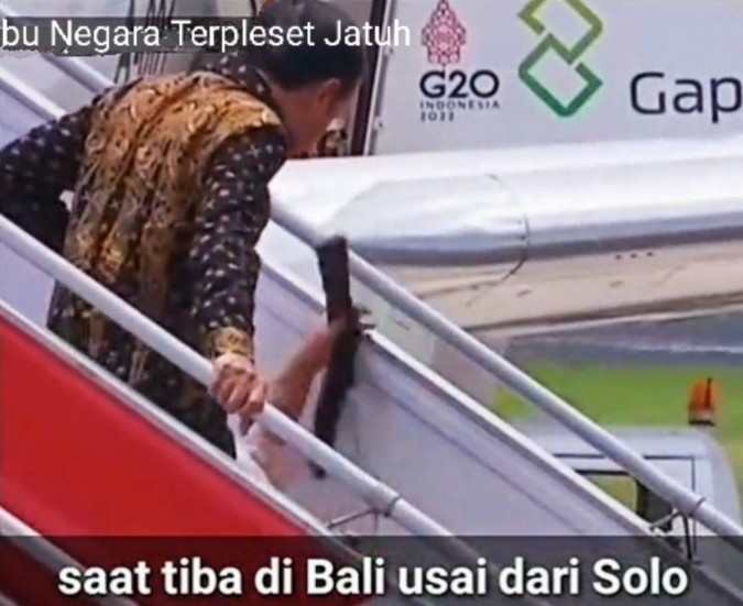 Jokowi Tak Peduli Istrinya Terpeleset | Tidak Ada Empati