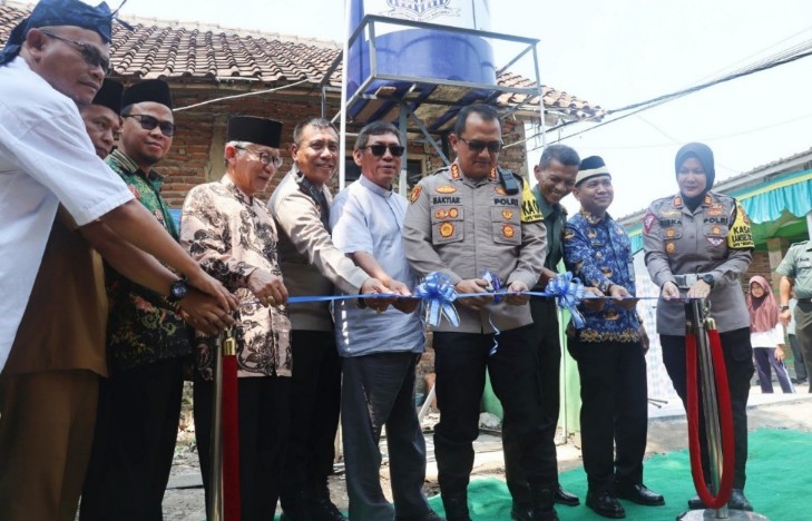Kapolres Resmikan Sumur Bor dan Sanitasi di Desa Margasari Tigaraksa