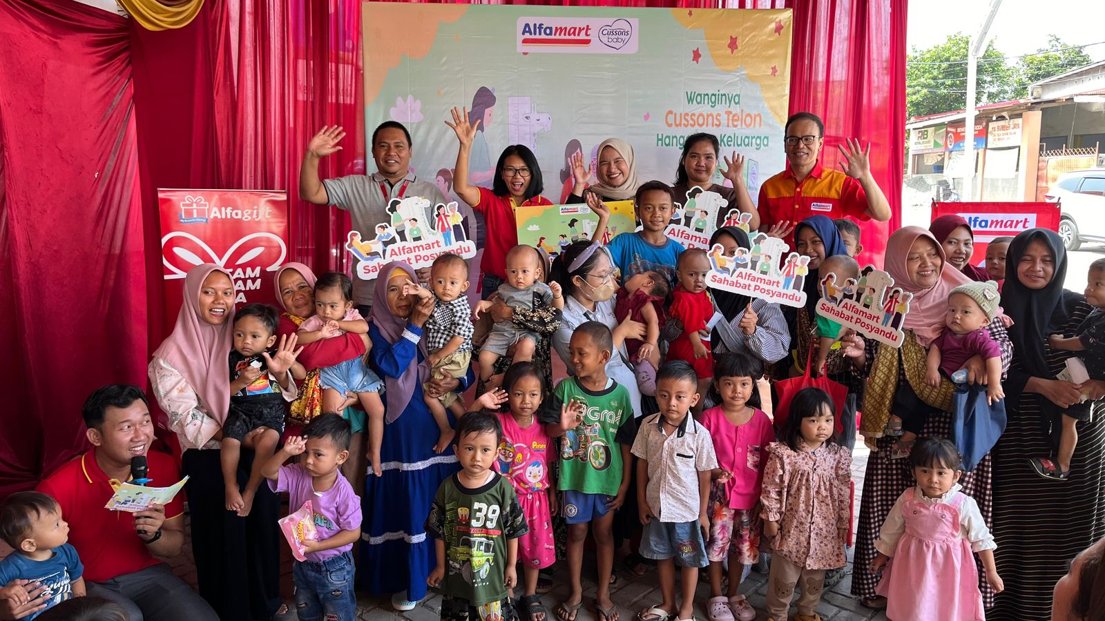 Ikuti program 'Alfamart Sahabat Posyandu' yang digelar oleh Alfamart dan Cussons Baby di 34 kota. Dapatkan layanan kesehatan, edukasi gizi, dan pemantauan tumbuh kembang anak secara gratis!