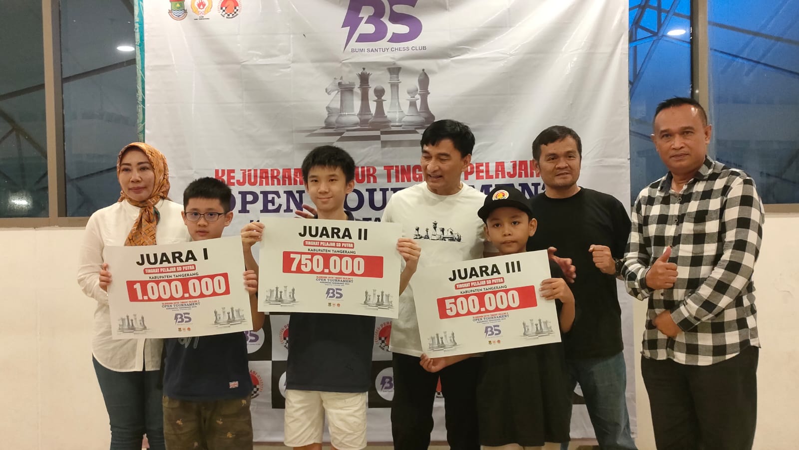 Kejuaraan Catur Pelajar & Open di Serpong Digital Center, Tangerang, sukses digelar! 141 pecatur muda berlaga, disaksikan Wagub Banten terpilih & Anggota DPRD.