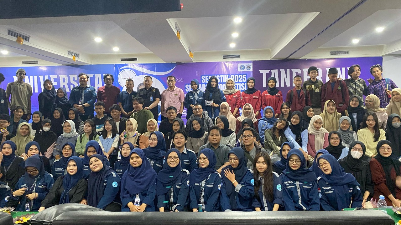 Semistik 2025 UMT mengkaji peran AI dalam jurnalisme, mengeksplorasi ancaman dan peluang bagi wartawan di era digital.