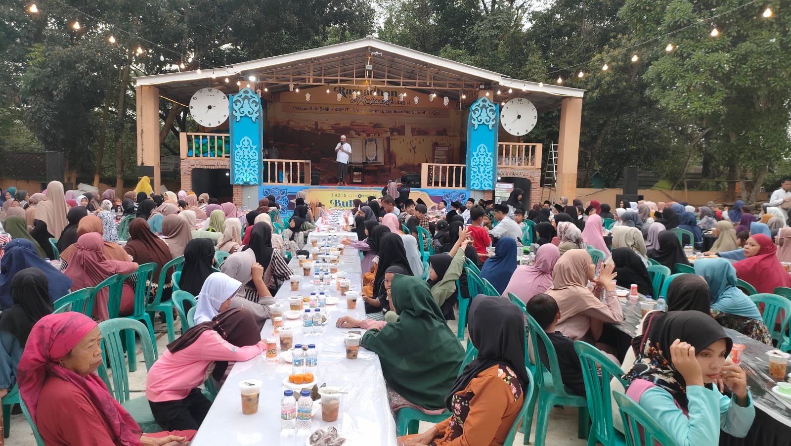 Buka puasa bersama anak yatim di Yayasan Satu Benih, Tenjo, Bogor, membawa kebahagiaan dan berbagi berkah di bulan Ramadhan.