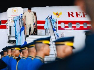Kepuasan publik terhadap Presiden Prabowo Subianto mencapai 81%, meski tantangan ekonomi tetap menjadi perhatian utama masyarakat.
