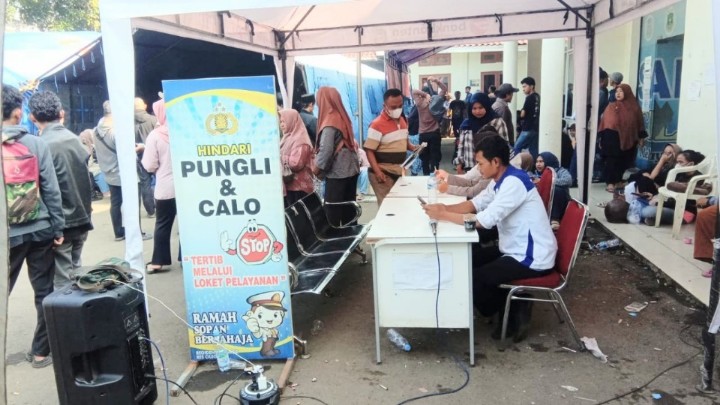 Masyarakat Keluhkan Pelayanan yang Buruk dari Samsat Kota Cilegon