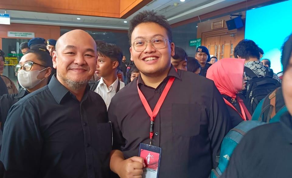 Abraham Garuda dukung Hasto Kristiyanto bebas dari hukum. Amnesti Presiden Prabowo buktikan keyakinan PDIP akan keadilan.