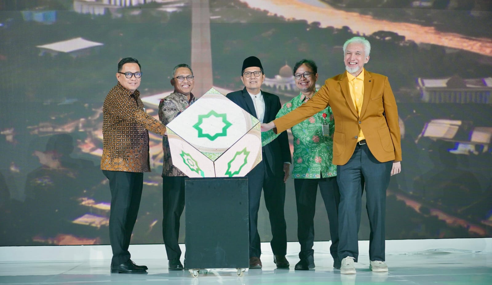 Pegadaian Kantor Wilayah IX Jakarta 2 menyatakan dukungan terhadap penerbitan Fatwa Nomor 166 tentang Kegiatan Usaha Bulion Berdasarkan Prinsip Syariah sebagai langkah memperkuat kepercayaan masyarakat terhadap investasi emas syariah di Jakarta dan Banten. (Foto: Ist)