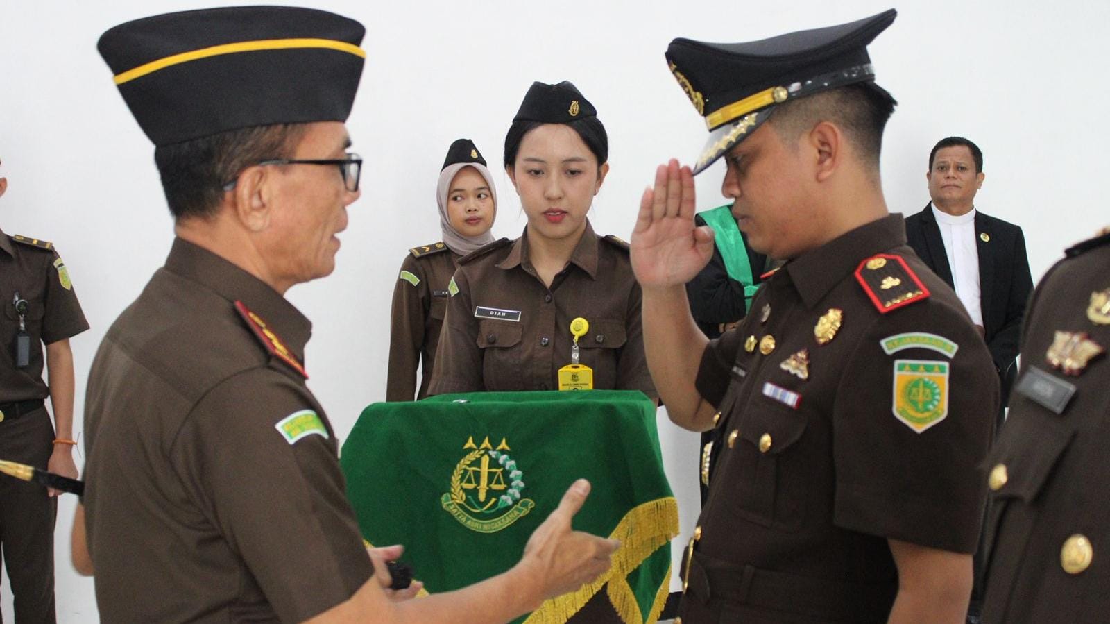 Dimas Sigit resmi dilantik jadi Kacabjari Sebatik pertama, perkuat penegakan hukum di perbatasan Nunukan–Malaysia.