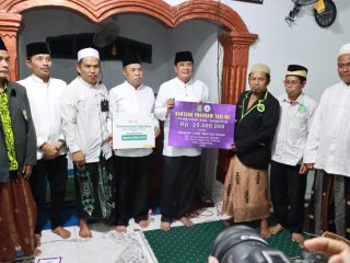 Camat Kresek dampingi Bupati Maesyal Rasyid Tarling di Masjid Baitun Nuur, perkuat sinergi dan kondusivitas Ramadan.