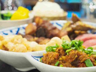 Wisata kuliner Tangerang: dari laksa legendaris hingga jajanan malam, nikmati rasa autentik yang unik dan penuh cerita lokal.