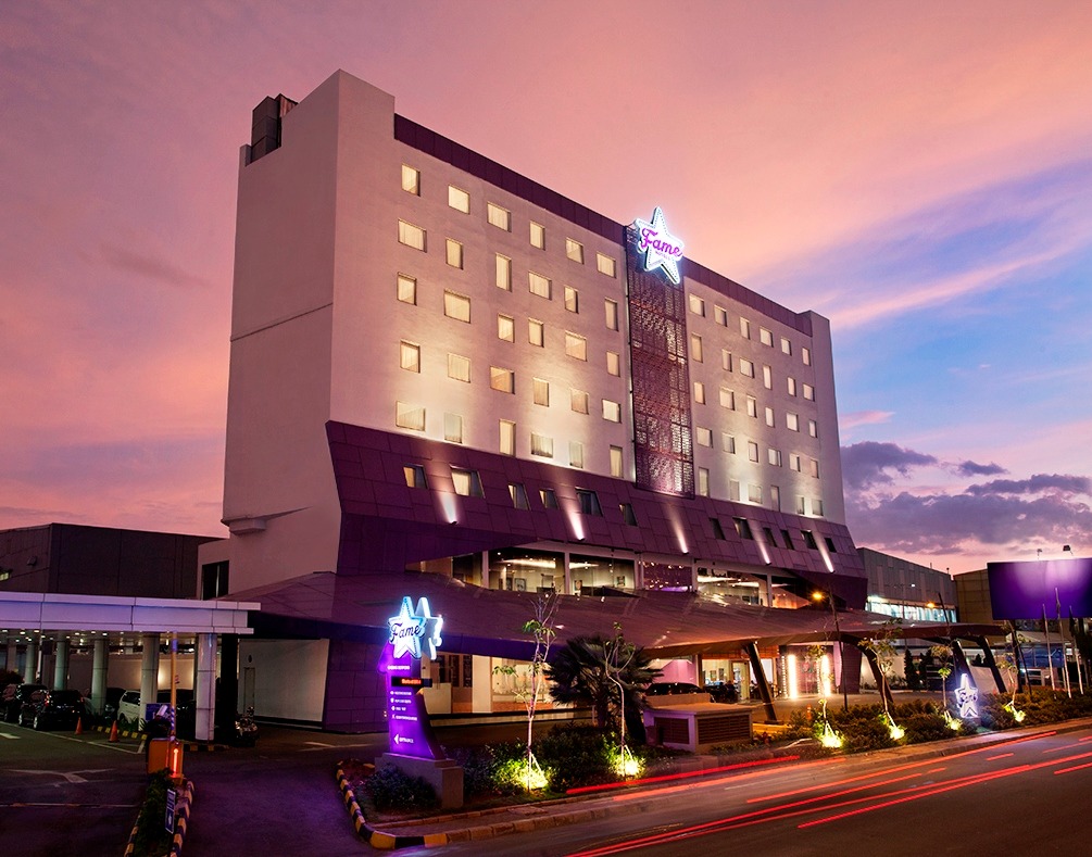 Fame Hotel Gading Serpong menjadi hotel strategis di Tangerang yang dipilih wisatawan bisnis dan liburan dengan fasilitas modern dan lokasi premium.