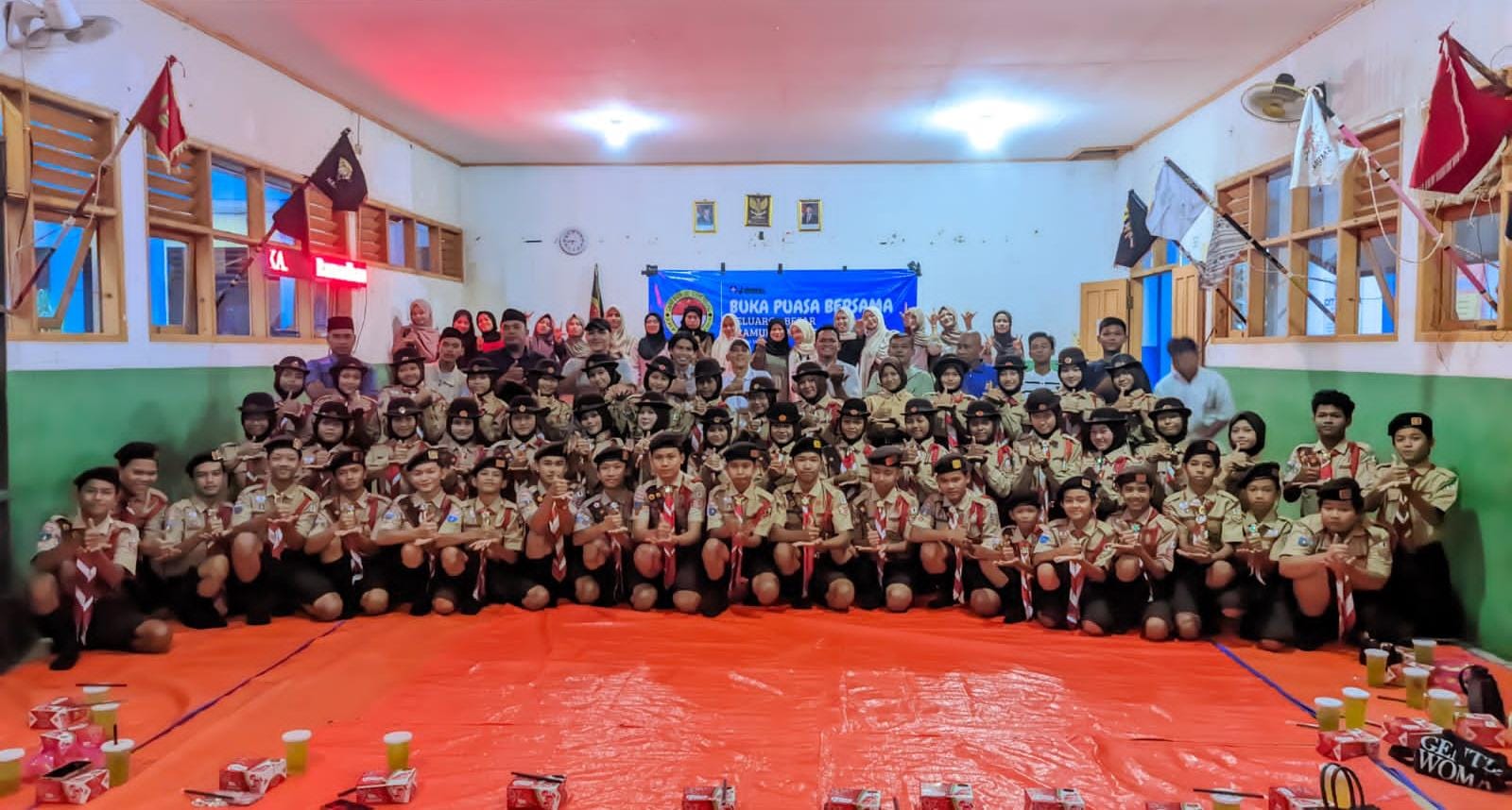 Pramuka SMPN 1 Cisoka gelar buka puasa bersama lintas angkatan, mempererat silaturahmi anggota aktif dan alumni yang terjalin sejak 1993.