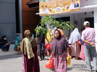 Gerakan Pangan Murah di Kresek diserbu warga, paket sembako lengkap hanya Rp41.000 untuk bantu kebutuhan pangan jelang IdulFitri