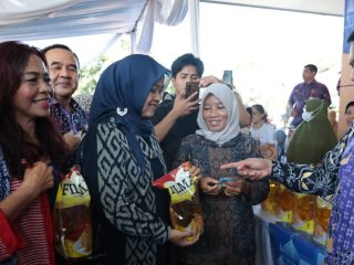 Pemkab Tangerang gelar Bazar Ramadan Gemilang 1447 H, ribuan paket sembako murah diserbu warga untuk penuhi kebutuhan jelang Lebaran.