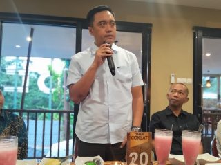 Kajari Kabupaten Tangerang buka puasa bersama wartawan FKJKT di Cikupa untuk mempererat silaturahmi dan membangun sinergi informasi publik.