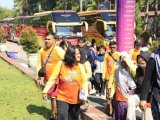 Lebih dari 3.000 warga Tangerang mudik gratis 2026 ke Jawa dan Sumatra. Disiapkan 56 bus dengan fasilitas aman dan nyaman menjelang Lebaran.