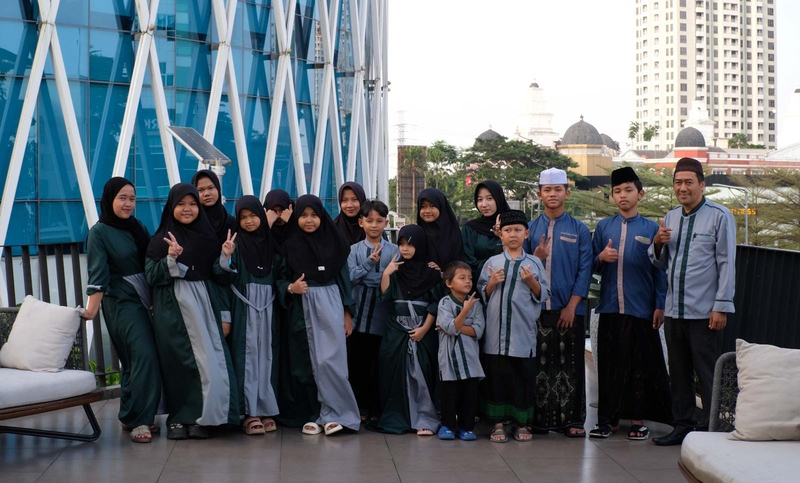 Anak panti rasakan menginap di hotel mewah lewat program CSR Atria Gading Serpong, dari buka puasa hingga sahur penuh kebersamaan Ramadan