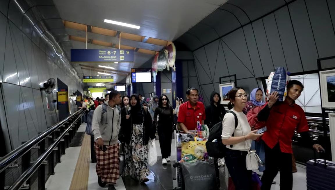 Arus balik Lebaran 2026 di Bandung masih padat. Penumpang kereta api tinggi, okupansi tembus 101 persen, layanan tetap optimal dan aman.
