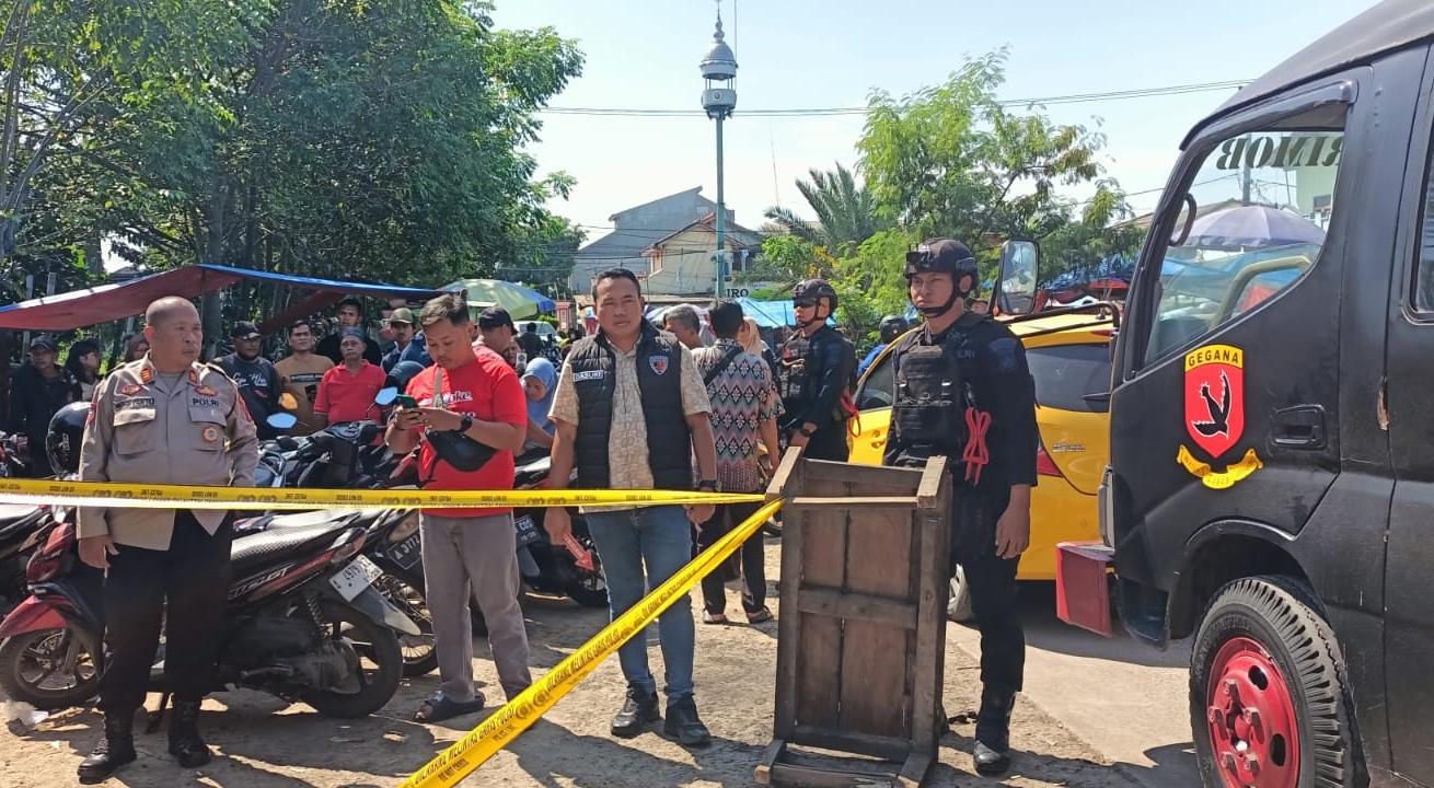 Warga Kutajaya resah temuan kotak misterius. Polisi pastikan isi tak berbahaya, hanya bangkai kucing, dan lakukan penyelidikan lanjutan.