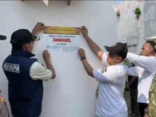 Satpol PP Tangerang Tegaskan Ketertiban Sosial, Lakukan Penyegelan Gedung di Kecamatan Teluknaga