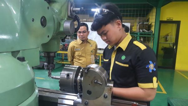UKK SMKN 5 Tangerang libatkan penguji industri di PT Formosa, bukti link and match untuk hasilkan lulusan SMK yang kompeten dan siap kerja.