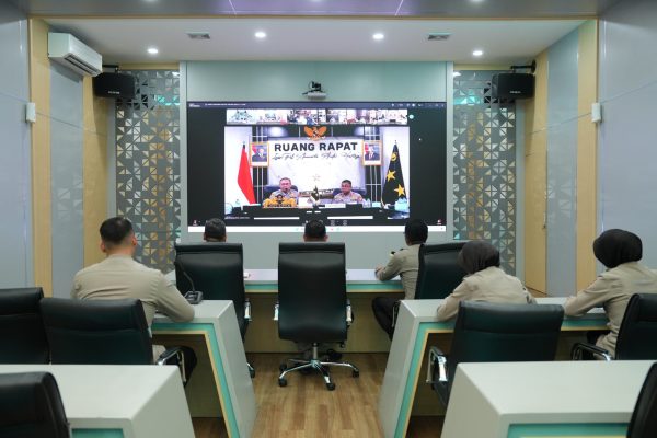 Polda Banten pastikan rekrutmen Polri 2026 bersih, transparan, dan tanpa pungutan. Masyarakat diimbau waspada calo.