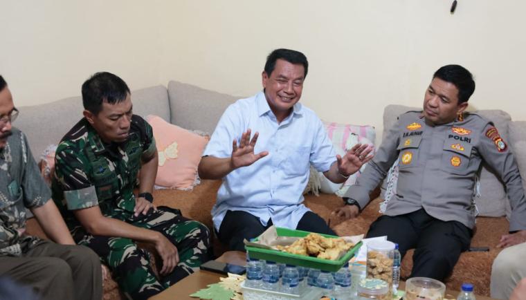 Pemkab Tangerang sediakan aula eks Kantor Kecamatan Teluknaga sebagai tempat ibadah sementara jemaat POUK Tesalonika agar tetap aman dan kondusif.