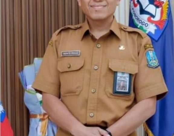 Kacabdin Pacitan Terindikasi Tak Punya Sense of Crisis Terhadap Issue Penyimpanan di SMKN Kebonagung 