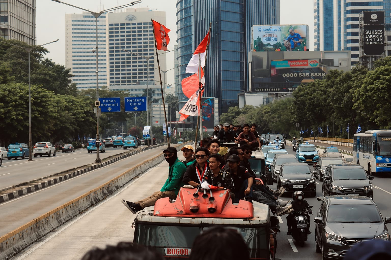 GMNI DKI Jakarta kritik kenaikan harga Pertamax dan mendesak Prabowo mengevaluasi program prioritas demi menjaga daya beli rakyat.
