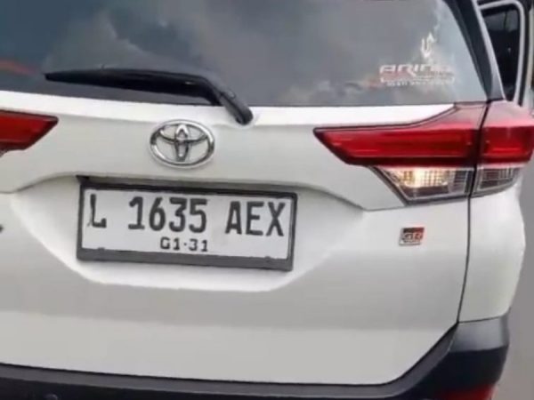 Ngaku Anggota TNI, Pengemudi Diduga Berkendara Ugal-ugalan di Tol JORR hingga Cekcok dengan Pengendara Lain