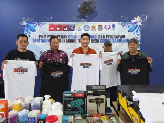 Pelatihan Sablon Berbasis AI dari UMN Buka Peluang Wirausaha bagi Karang Taruna Tangerang